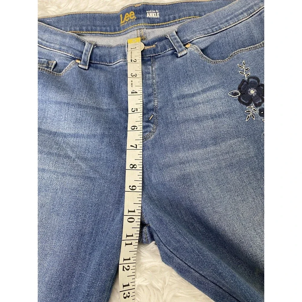 Lee Blue Jeans Women's 32 Sculpting Slim Fit Ankle Jegging Mid Rise Embroidered
